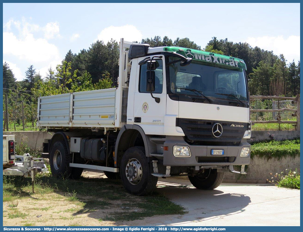 -
Ente Foreste della Sardegna
Mercedes Benz Actros 2032 I serie
Parole chiave: Ente;Foreste;Sardegna;Mercedes;Benz;Actros;2032