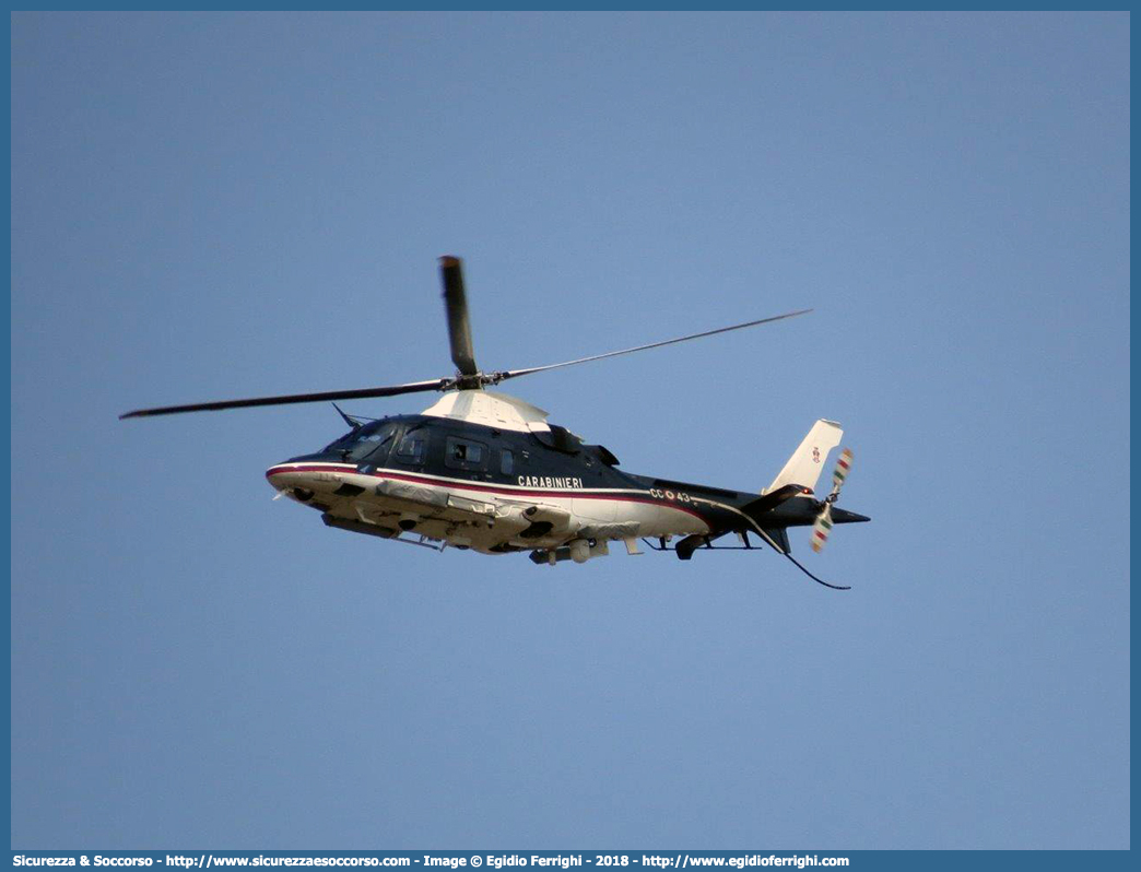 MM81664 / CC 43
Arma dei Carabinieri
Raggruppamento Carabinieri Aeromobili
Agusta Westland AW109N Nexus
Parole chiave: CC;C.C.;Arma;Carabinieri;Raggruppamento;Aeromobili;Agusta;Westland;AgustaWestland;AW109N;AW;109;109N;Nexus