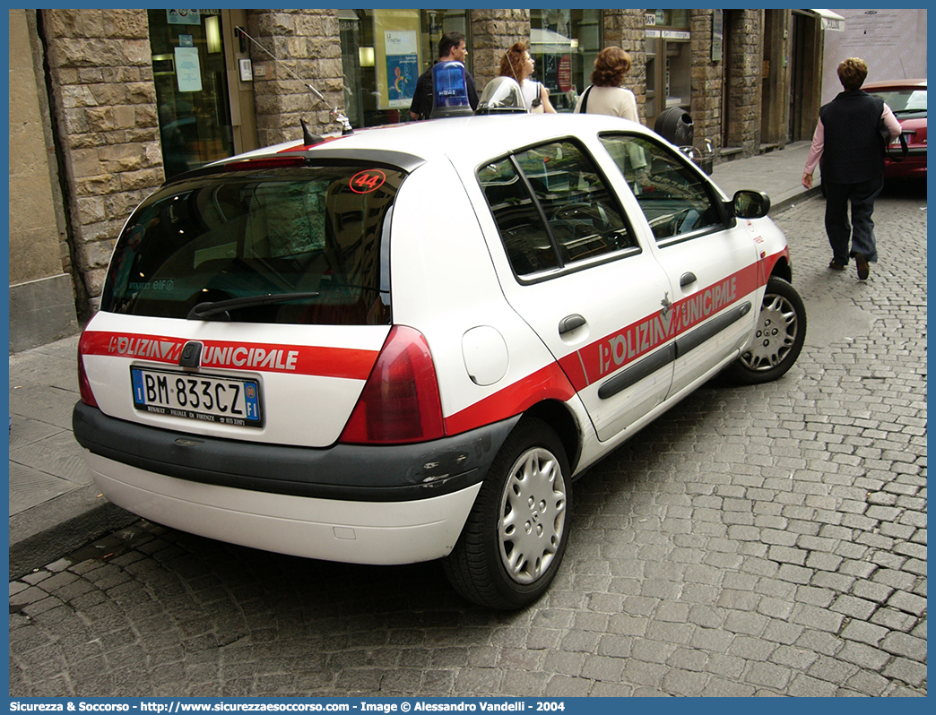 -
Polizia Municipale
Comune di Firenze
Renault Clio II serie
Parole chiave: PL;P.L.;PM;P.M.;Polizia;Locale;Municipale;Firenze;Renault;Clio