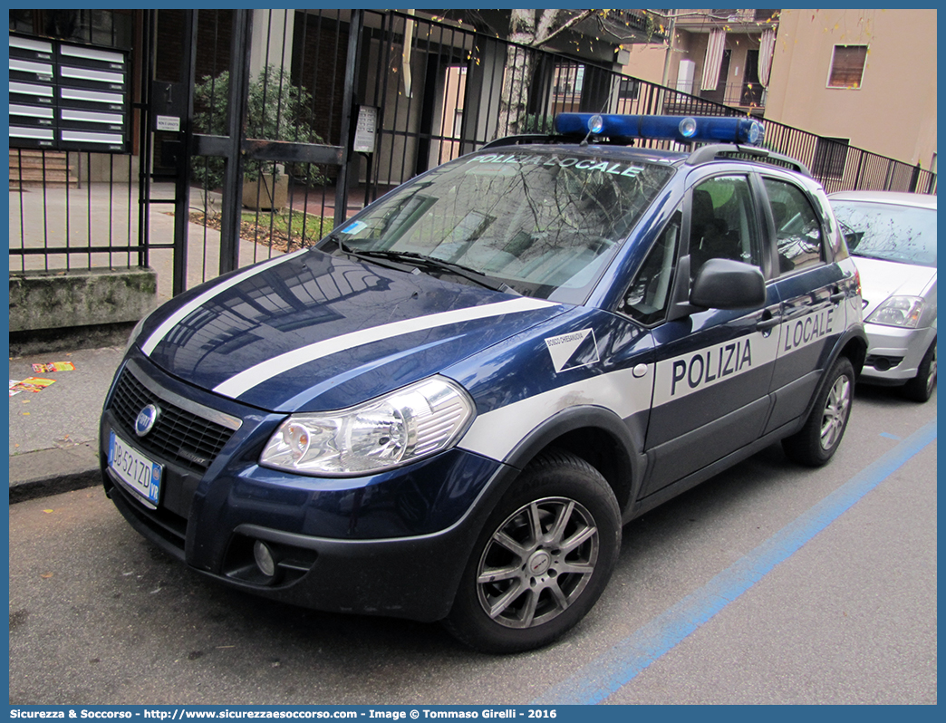 -
Polizia Locale
Comune di Bosco Chiesanuova
Fiat Sedici I serie
Parole chiave: PL;P.L.;PM;P.M.;Polizia;Locale;Municipale;Bosco Chiesanuova;Fiat;Sedici