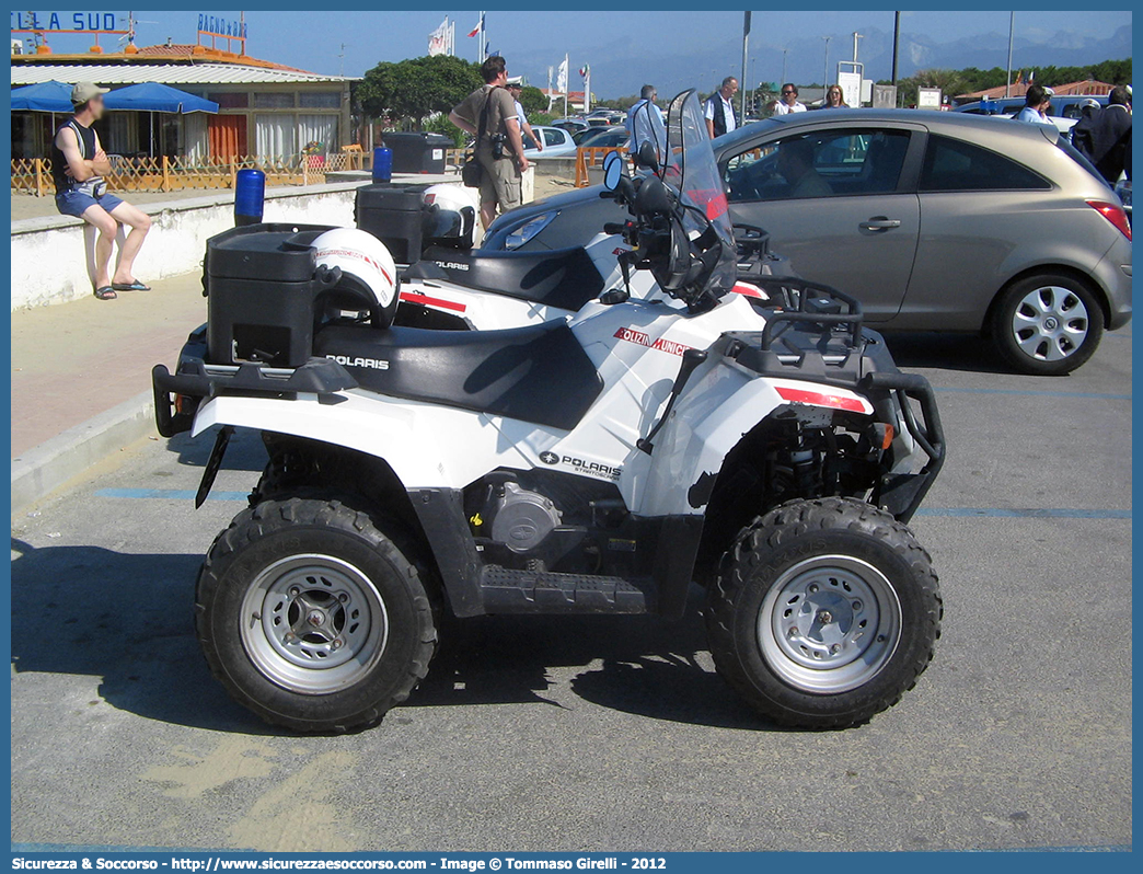 -
Polizia Municipale
Comune di Viareggio
Polaris Hawkeye 300
Parole chiave: PL;P.L.;PM;P.M.;Polizia;Locale;Municipale;Viareggio;Polaris;Hawkeye;300