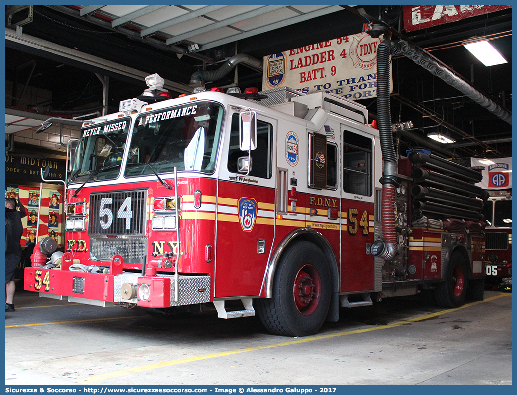 54 - SP14002H
United States of America
New York Fire Department
Seagrave Attacker HD
Parole chiave: United;States;of;America;USA;U.S.A.;NYFD;N.Y.F.D.;New;York;Fire;Department;Seagrave;Attacker;HD;Engine