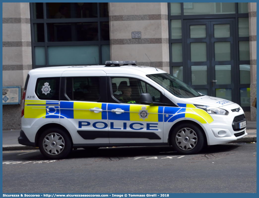 A316
United Kingdom of Great Britain and Northern Ireland
British Transport Police
Ford Transit Connect II generation
Parole chiave: UK;United;Kingdom;Great;Britain;Northern;Ireland;British;Transport;Police;BTP;Ford;Transit;Connect