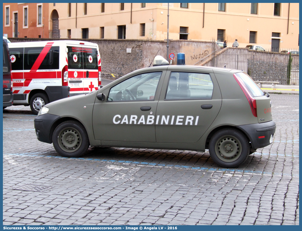 EI CG905
Arma dei Carabinieri
Reparto Carabinieri presso l'Esercito Italiano
Fiat Punto III serie
Parole chiave: EI;E.I.;CC;C.C.;Arma;dei;Carabinieri;Reparto;Esercito;Italiano;Fiat;Punto