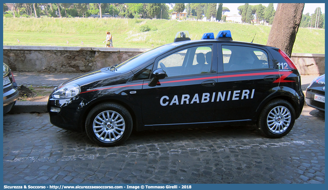 AM CR394
Arma dei Carabinieri
Reparto Carabinieri presso l'Aeronautica Militare
Fiat Punto IV serie
Parole chiave: AM;A.M.;CC;C.C.;Arma;Carabinieri;Aeronautica;Militare;Fiat;Punto