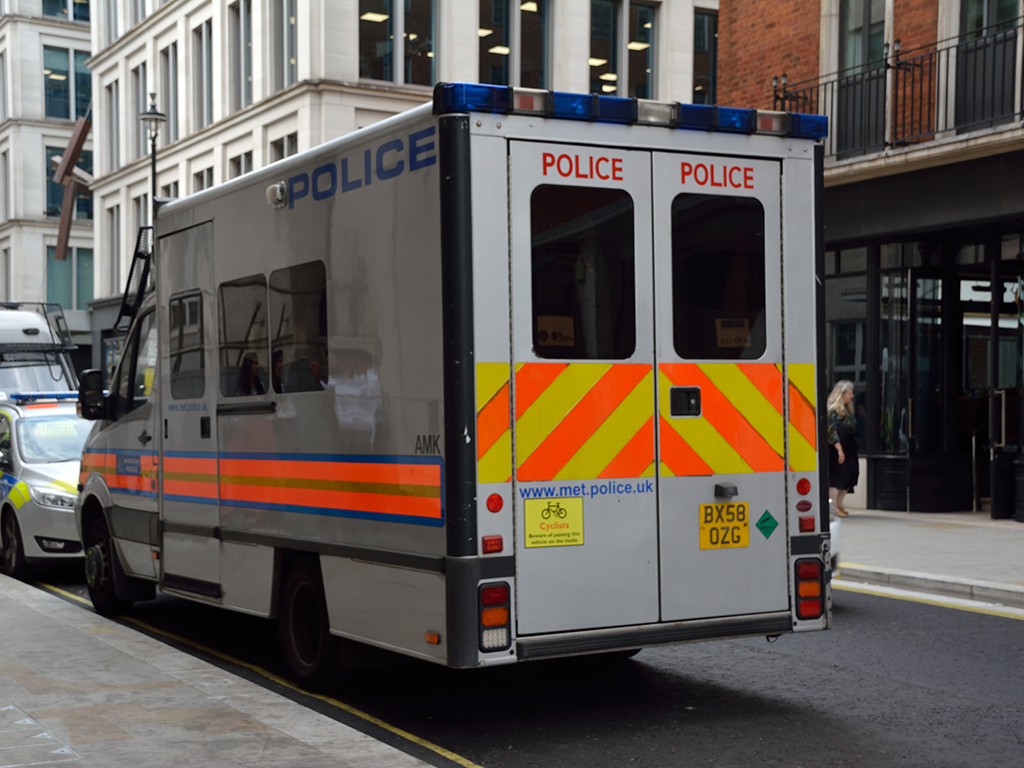 AMK
United Kingdom of Great Britain and Northern Ireland
Metropolitan Police
Mercedes Benz Sprinter II generation
Parole chiave: UK;United;Kingdom;Great;Britain;Northern;Ireland;Metropolitan;Police;Mercedes;Benz;Sprinter