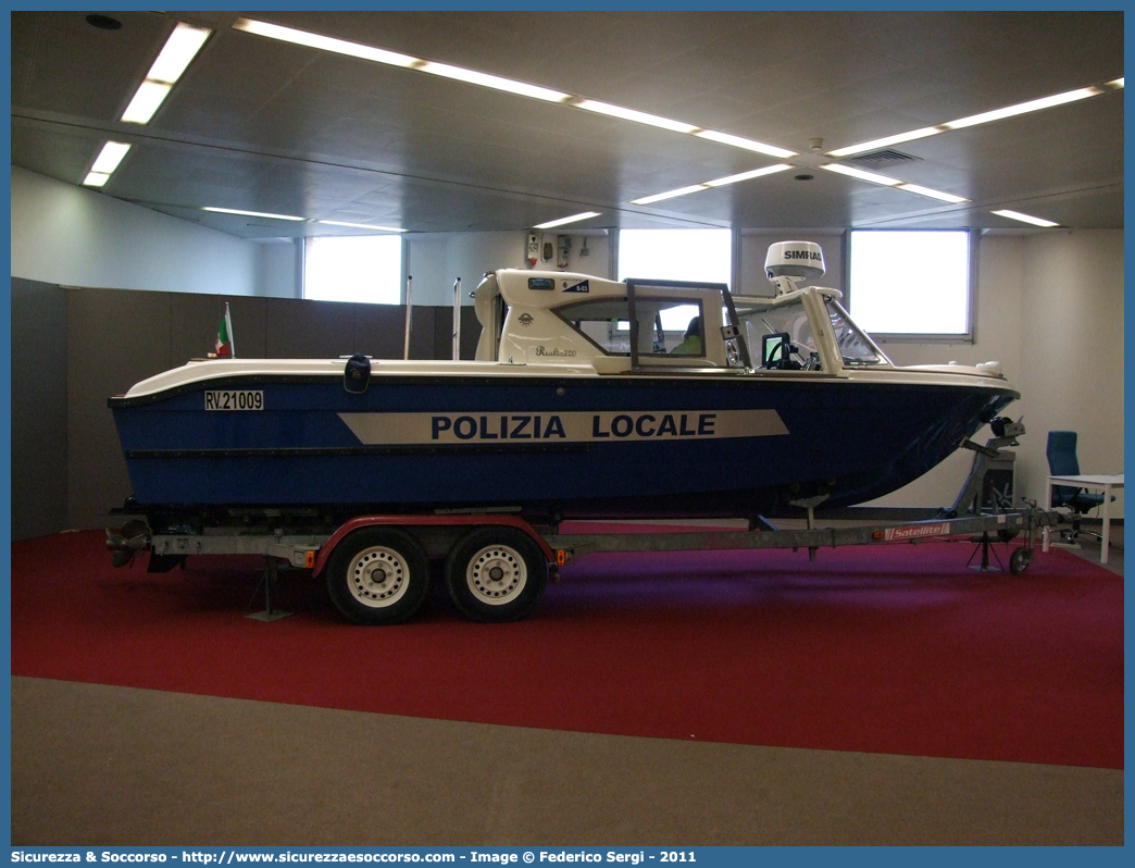 B03
Polizia Locale
Comune di Venezia
Archinautica / Starting S.r.l.
Rialto 720
Parole chiave: PL;P.L.;PM;P.M.;Polizia;Locale;Municipale;Venezia;Starting;Archinautica;Rialto;720