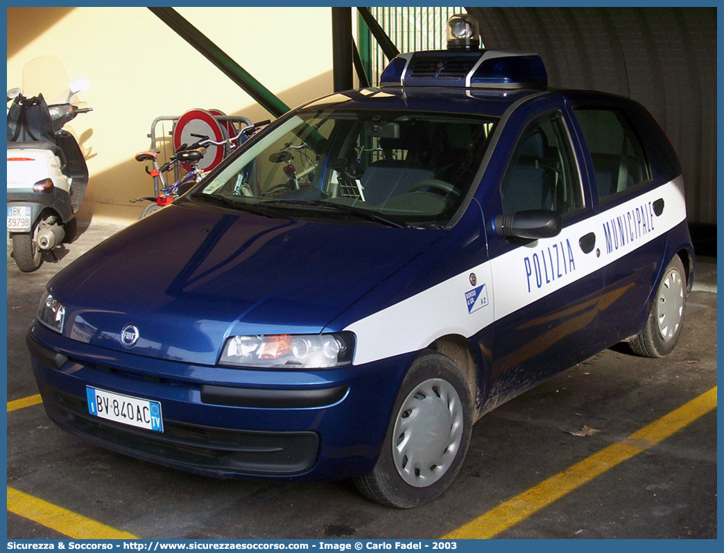 -
Polizia Municipale
Comune di Borso del Grappa
Fiat Punto II serie
Parole chiave: PL;P.L.;PM;P.M.;Polizia;Locale;Municipale;Borso;del;Grappa;Fiat;Punto