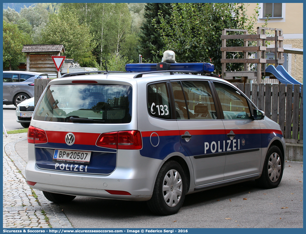 BP 20507
Republik Österreich
Polizei
Volkswagen Touran II generation
Parole chiave: Republik;Österreich;Polizei;Volkswagen;Touran