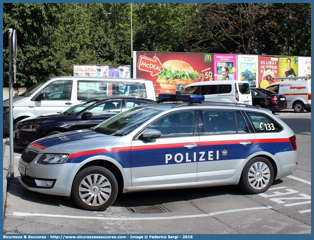 BP 70605
Republik Österreich
Polizei
Škoda Octavia Wagon III generation facelift
Parole chiave: Republik;Österreich;Polizei;Skoda;Octavia;Wagon