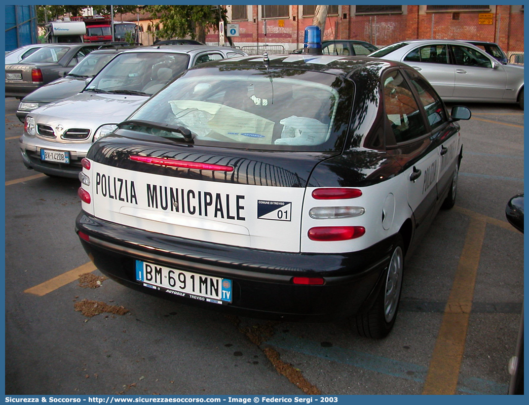 -
Polizia Municipale
Comune di Treviso
Fiat Brava
Parole chiave: PL;P.L.;PM;P.M.;Polizia;Locale;Municipale;Treviso;Fiat;Brava