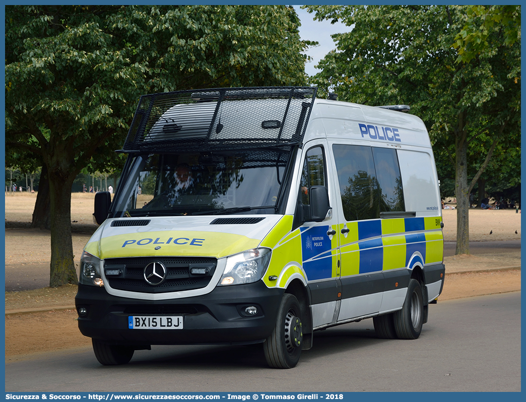 BWK
United Kingdom of Great Britain and Northern Ireland
Metropolitan Police
Mercedes Benz Sprinter II generation facelift
Parole chiave: UK;United;Kingdom;Great;Britain;Northern;Ireland;Metropolitan;Police;Mercedes;Benz;Sprinter