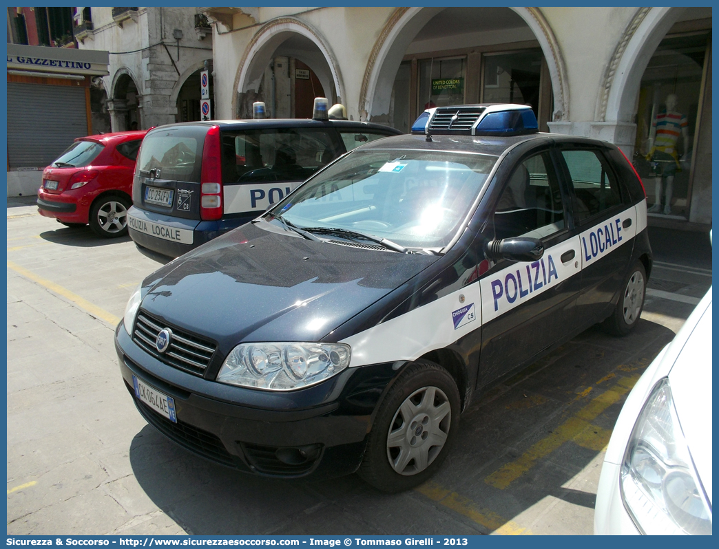 -
Polizia Locale
Comune di Chioggia
Fiat Punto III serie
Parole chiave: PL;P.L.;PM;P.M.;Polizia;Locale;Municipale;Chioggia;Fiat;Punto