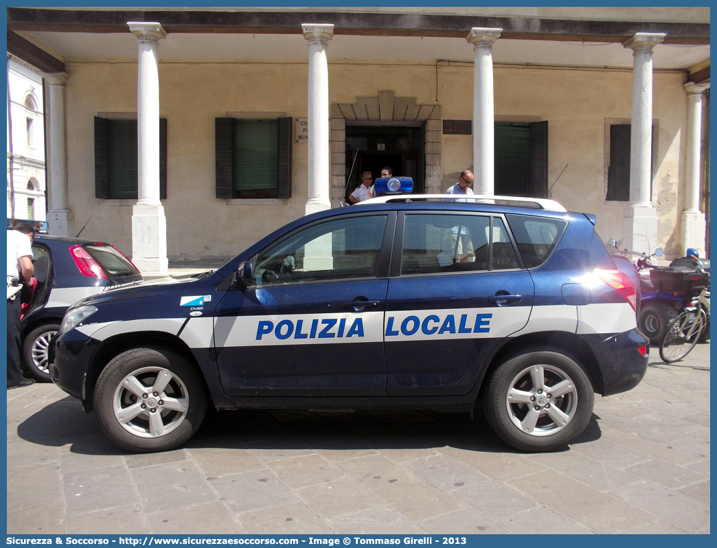 -
Polizia Locale
Comune di Chioggia
Toyota Rav4 II serie
Allestitore Bertazzoni S.r.l.
Parole chiave: PL;P.L.;PM;P.M.;Polizia;Locale;Municipale;Chioggia;Toyota;Rav4;Bertazzoni