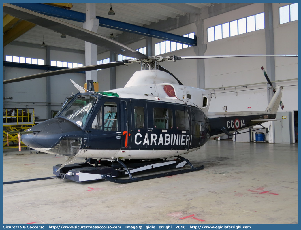 MM81367 / CC 14
Arma dei Carabinieri
Raggruppamento Carabinieri Aeromobili
Agusta Bell AB412 
Parole chiave: CC;C.C.;Arma;Carabinieri;Raggruppamento;Aeromobili;Agusta;Bell;AB412