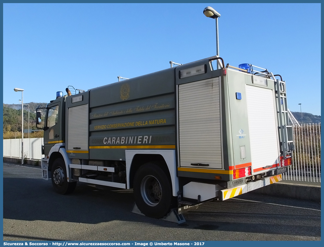 -
Arma dei Carabinieri
Comando Unità per la Tutela Forestale, 
Ambientale e Agroalimentare
Parco Nazionale delle Cinque Terre
Mercedes Benz Atego 1828 I serie restyling
Allestitore BAI S.r.l.
Parole chiave: CC;C.C.;Arma;dei;Carabinieri;Comando;Unità;per;la;Tutela;Forestale;Ambientale;Agroalimentare;Parco;Nazionale;delle;Cinque;Terre;Mercedes;Benz;Atego;1828