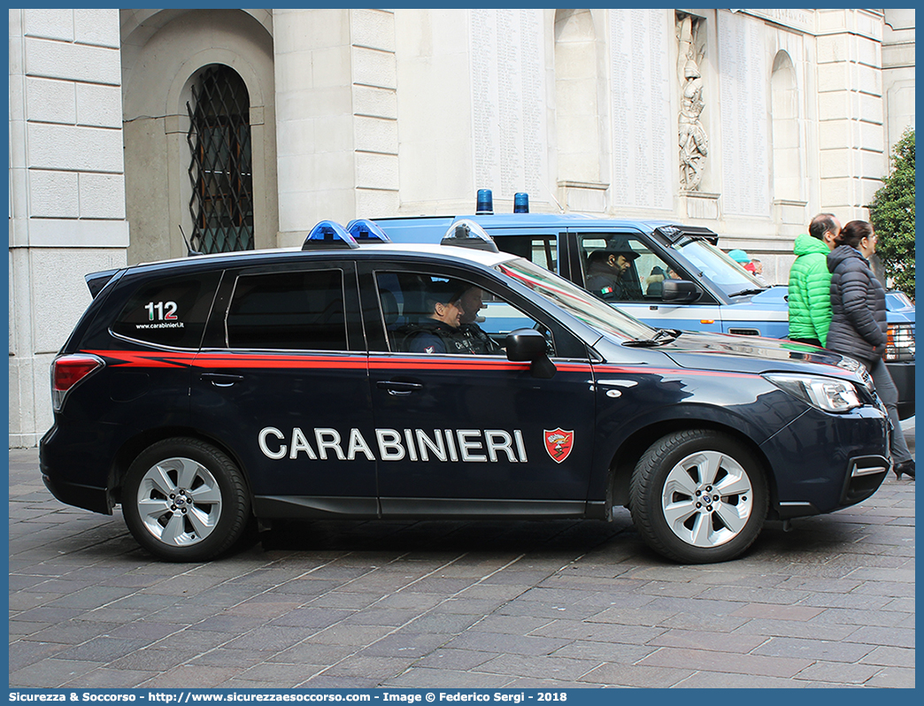 CC DK721
Arma dei Carabinieri
Aliquota di Primo Intervento
Subaru Forester VI serie restyling
Parole chiave: CC;C.C.;Arma;dei;Carabinieri;Nucleo;Radiomobile;Subaru;Forester;API;A.P.I.;Aliquota;Primo;Intervento