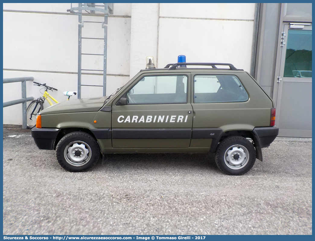 CC DP371
Arma dei Carabinieri
Comando Unità per la Tutela Forestale, 
Ambientale e Agroalimentare
Fiat Panda 4x4 I serie
Parole chiave: CC;C.C.;Arma;dei;Carabinieri;Comando;Unità;per;la;Tutela;Forestale;Ambientale;Agroalimentare;Fiat;Panda;4x4