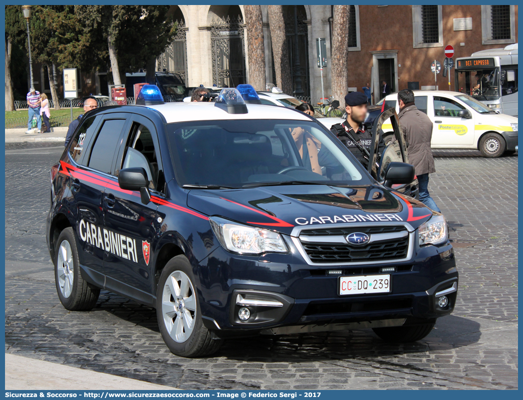 CC DQ239
Arma dei Carabinieri
Aliquota di Primo Intervento
Subaru Forester VI serie restyling
Parole chiave: CC;C.C.;Arma;dei;Carabinieri;Nucleo;Radiomobile;Subaru;Forester;API;A.P.I.;Aliquota;Primo;Intervento