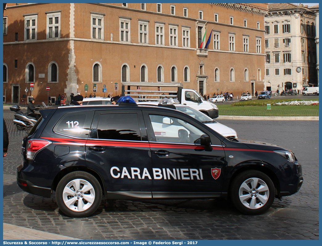 CC DQ239
Arma dei Carabinieri
Aliquota di Primo Intervento
Subaru Forester VI serie restyling
Parole chiave: CC;C.C.;Arma;dei;Carabinieri;Nucleo;Radiomobile;Subaru;Forester;API;A.P.I.;Aliquota;Primo;Intervento