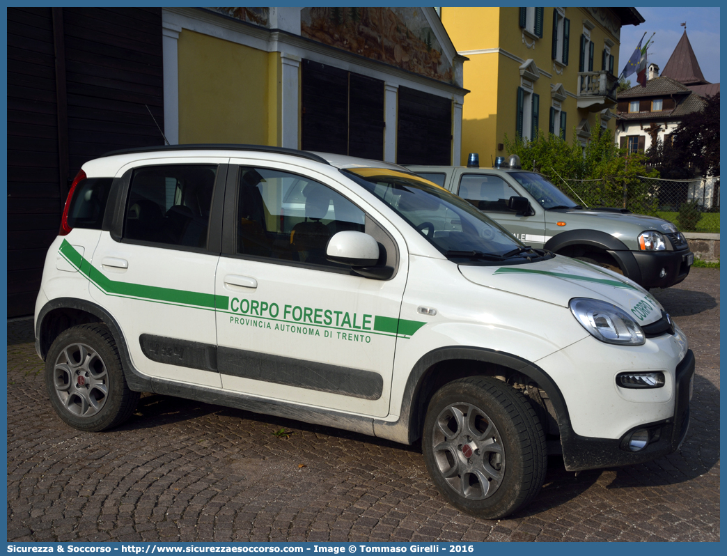 CF N13TN
Corpo Forestale
Provincia Autonoma di Trento
Fiat Nuova Panda 4x4 II serie
Parole chiave: CF;C.F.;TN;Corpo;Forestale;Trento;Fiat;Nuova Panda;4x4