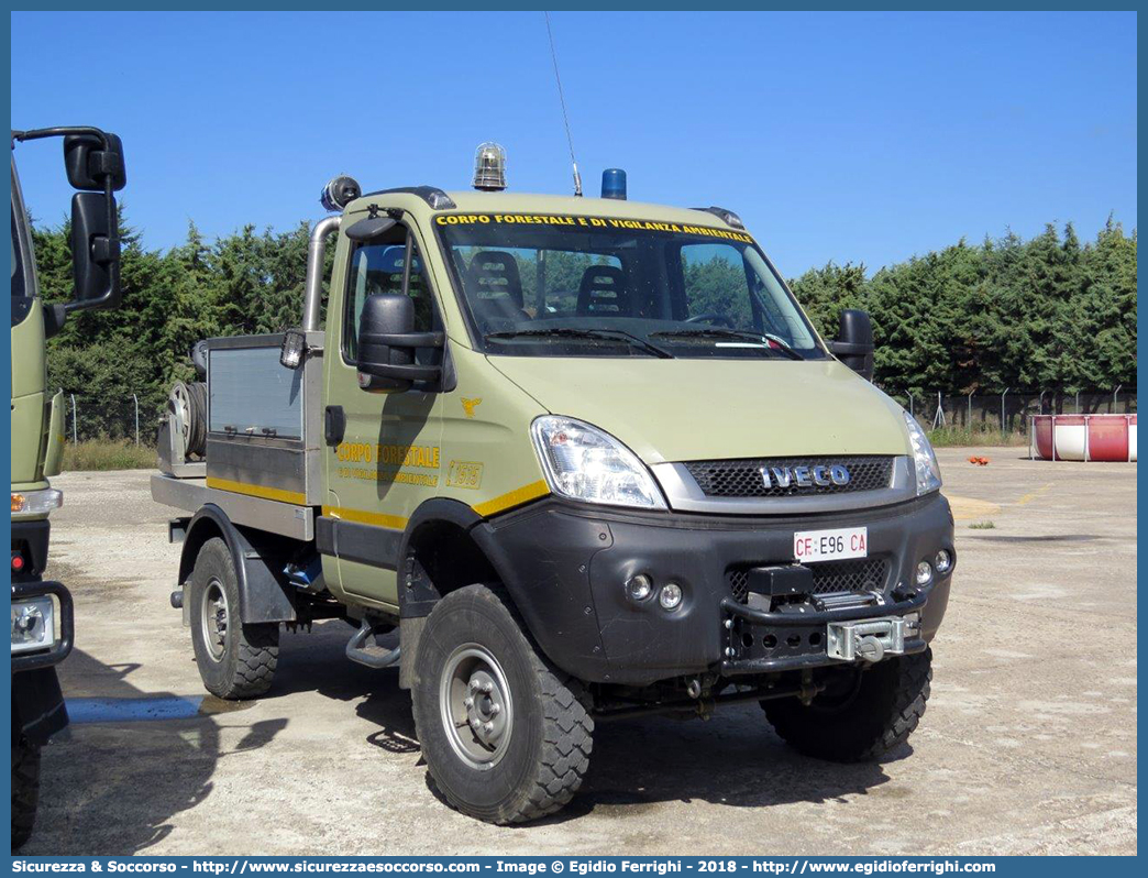 CFva E96 CA
Corpo Forestale
e di Vigilanza Ambientale
Regione Sardegna
Iveco Daily 55S18W IV serie
Allestitore Amatori S.r.l.
Parole chiave: Corpo;Forestale;Vigilanza;Ambientale;Sardegna;CFVA;C.F.V.A.;Iveco;Daily;55S18W;Amatori