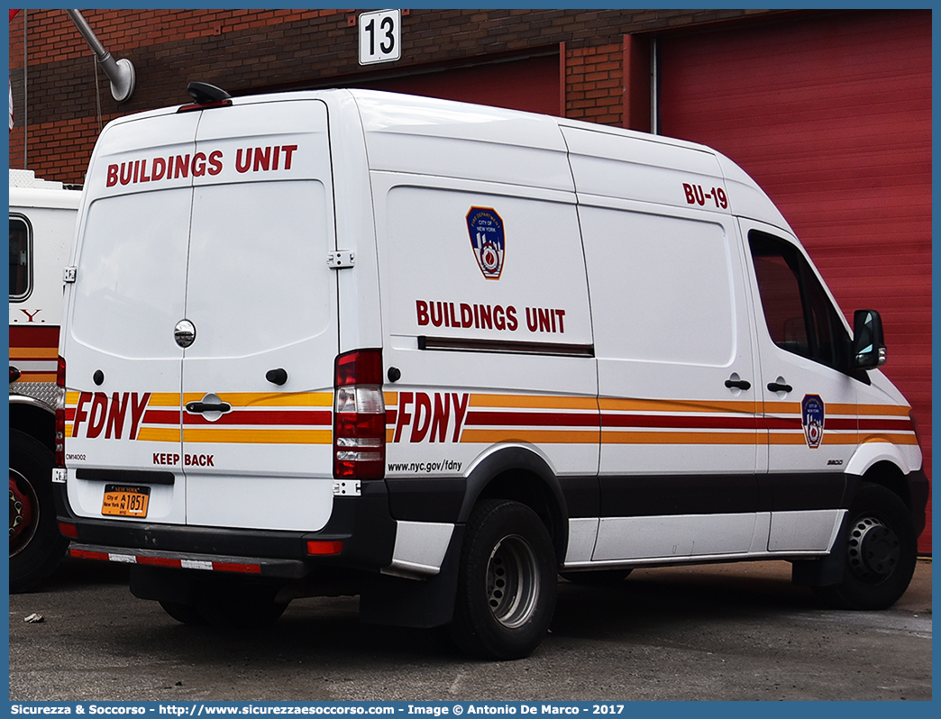 BU19 - CM14002
United States of America
New York Fire Department
Freightliner Sprinter II generation facelift
Parole chiave: United;States;of;America;USA;U.S.A.;NYFD;N.Y.F.D.;New;York;Fire;Department;Freightliner;Sprinter