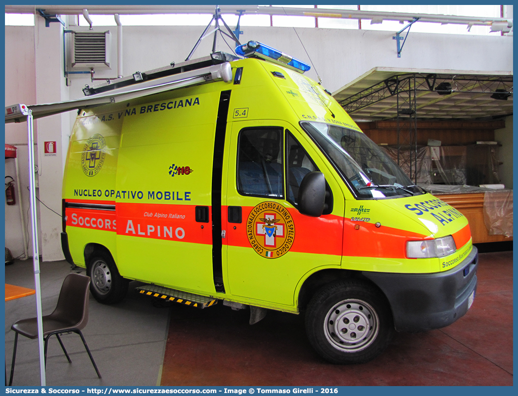 5.4
Corpo Nazionale
Soccorso Alpino e Speleologico
V Zona Bresciana
Fiat Ducato II serie
Allestitore PML S.n.c.
Parole chiave: CNSAS;C.N.S.A.S.;Corpo;Nazionale;Soccorso;Alpino;Speleologico;Lombardia;SASL;S.A.S.L.;Bresciana;Fiat;Ducato;PML