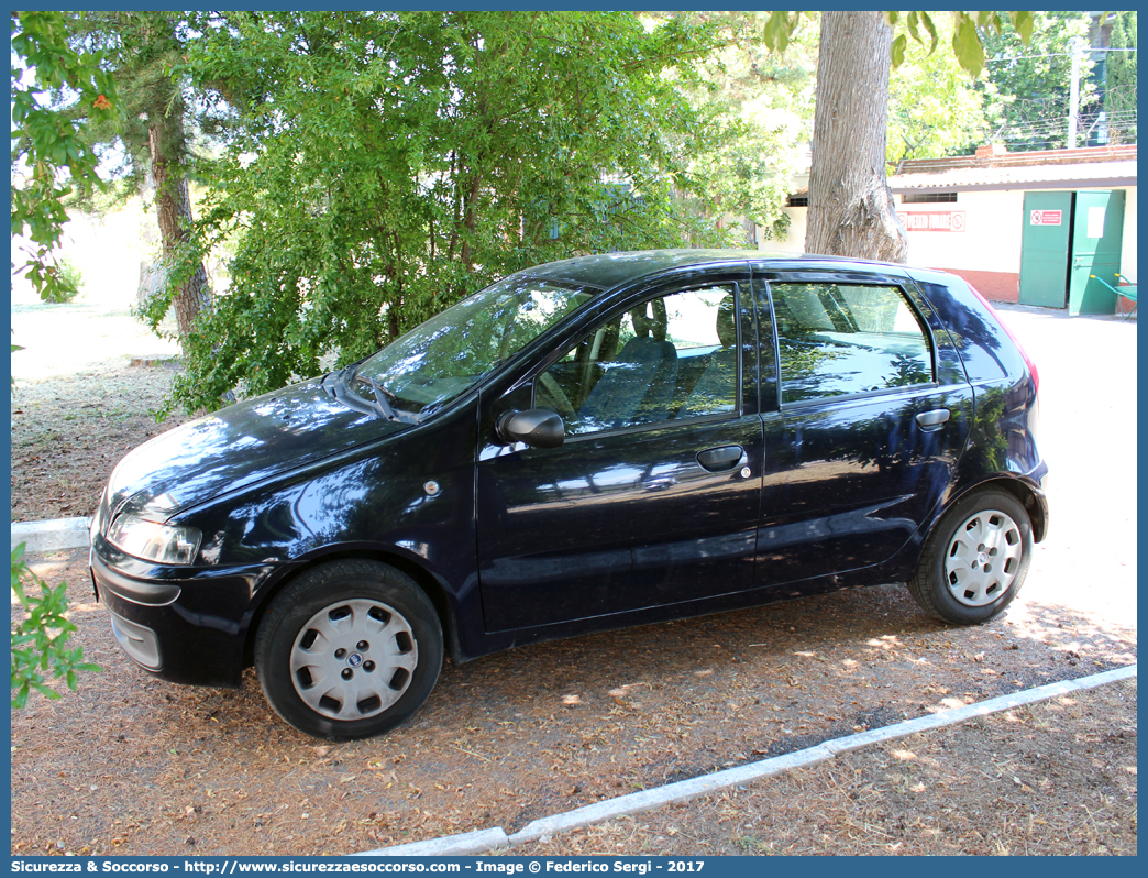 CP 1475
Corpo delle Capitanerie di Porto
Guardia Costiera 
Fiat Punto II serie
Parole chiave: GC;G.C.;CP;C.P.;Guardia;Costiera;Capitaneria;Capitanerie;di;Porto;Fiat;Punto