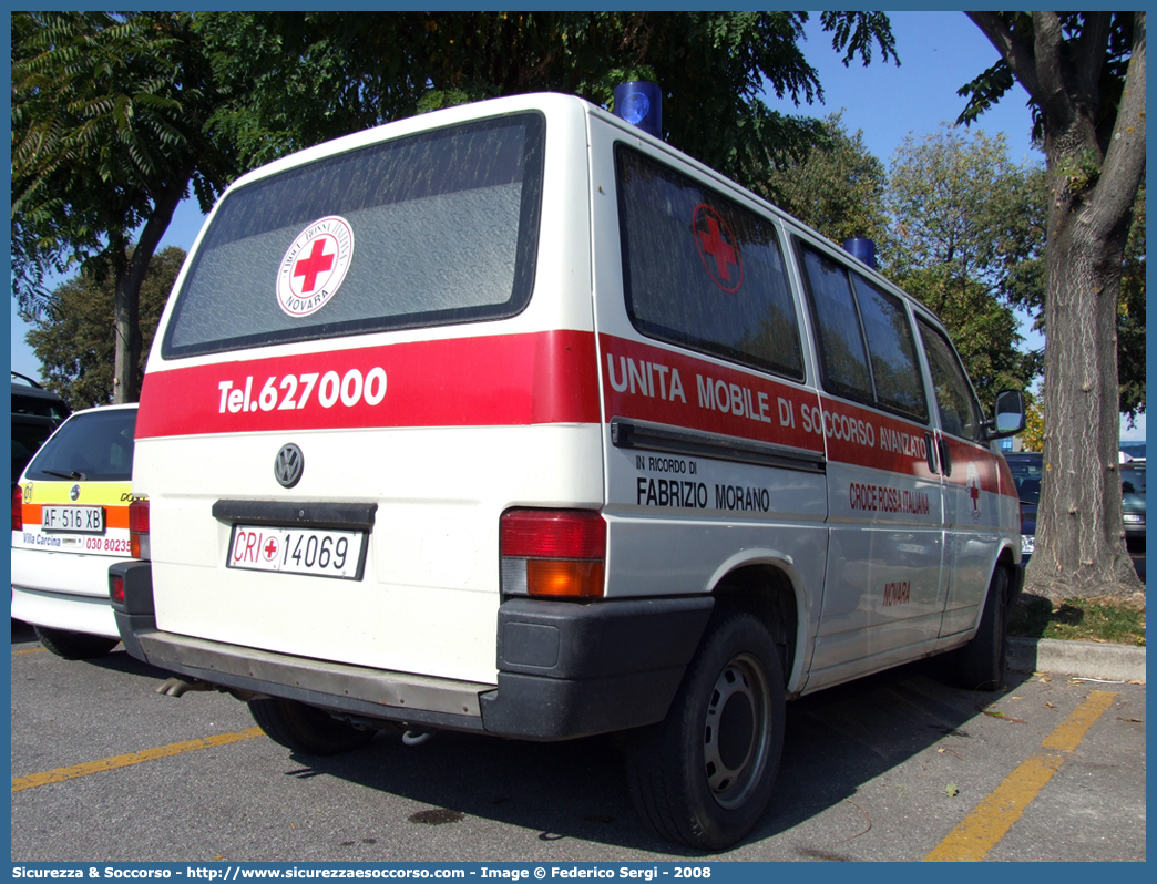 CRI 14069
Croce Rossa Italiana
Novara
Volkswagen Transporter T4
Parole chiave: Croce;Rossa;Italiana;CRI;C.R.I.;Ambulanza;Novara;Volkswagen;Transporter;T4