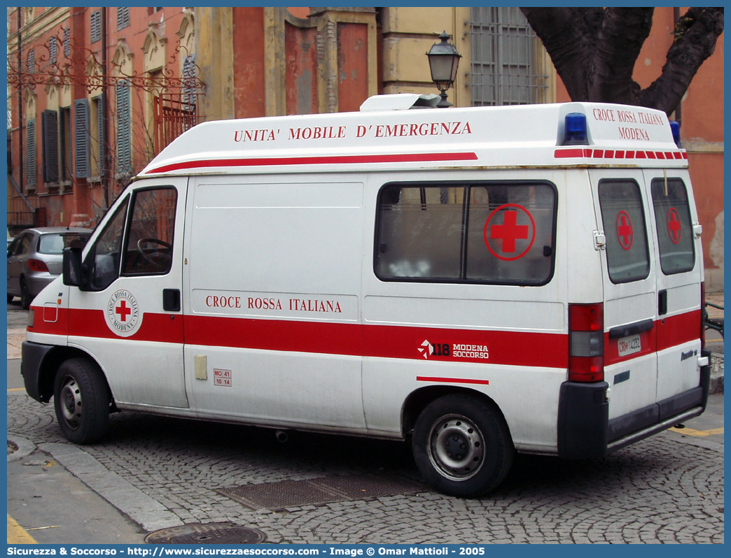 CRI 14232
Croce Rossa Italiana
Modena
Fiat Ducato II serie
Parole chiave: Croce;Rossa;Italiana;CRI;C.R.I.;Ambulanza;Fiat;Ducato;Modena