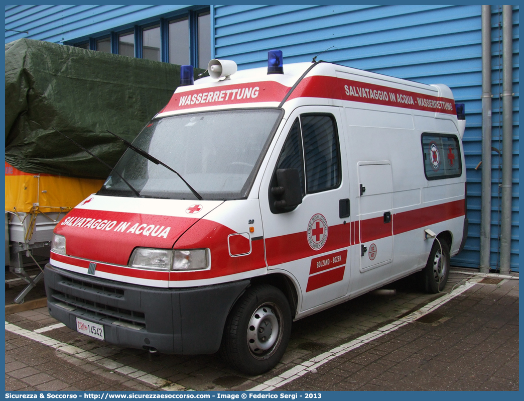 CRI 14542
Croce Rossa Italiana
Bolzano - Bozen
Fiat Ducato II serie
Salvataggio in Acqua
Wasserrettung
Parole chiave: CRI;C.R.I.;Croce Rossa Italiana;OPSA;O.P.S.A.;Operatori;Polivalenti;Salvataggio;Acqua;Wasserrettung;Bolzano;Bozen;Fiat;Ducato