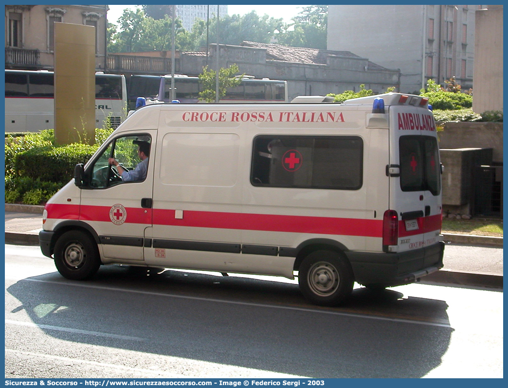 CRI 15371
Croce Rossa Italiana
Padova
Renault Master II serie
Parole chiave: CRI;C.R.I.;Croce;Rossa;Italiana;Padova;Renault;Master