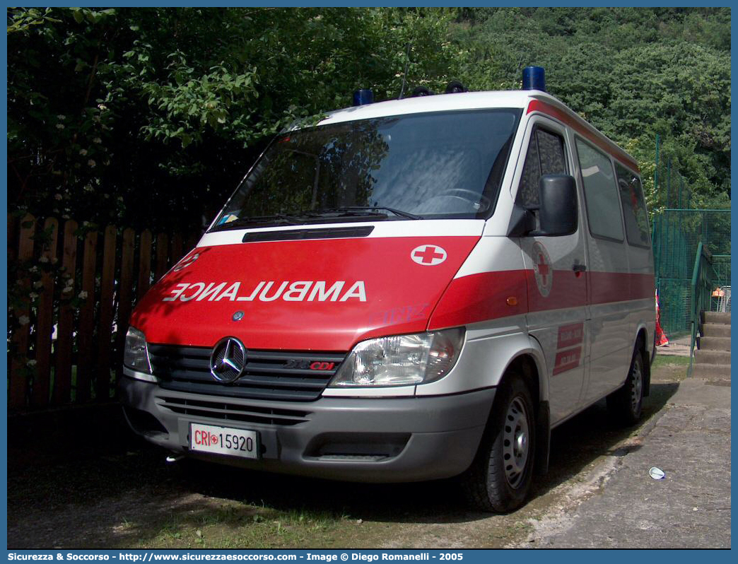 CRI 15920
Croce Rossa Italiana
Bolzano
Mercedes Benz Sprinter I serie restyling
Parole chiave: CRI;C.R.I.;Croce;Rossa;Italiana;Bolzano;Mercedes;Benz;Sprinter