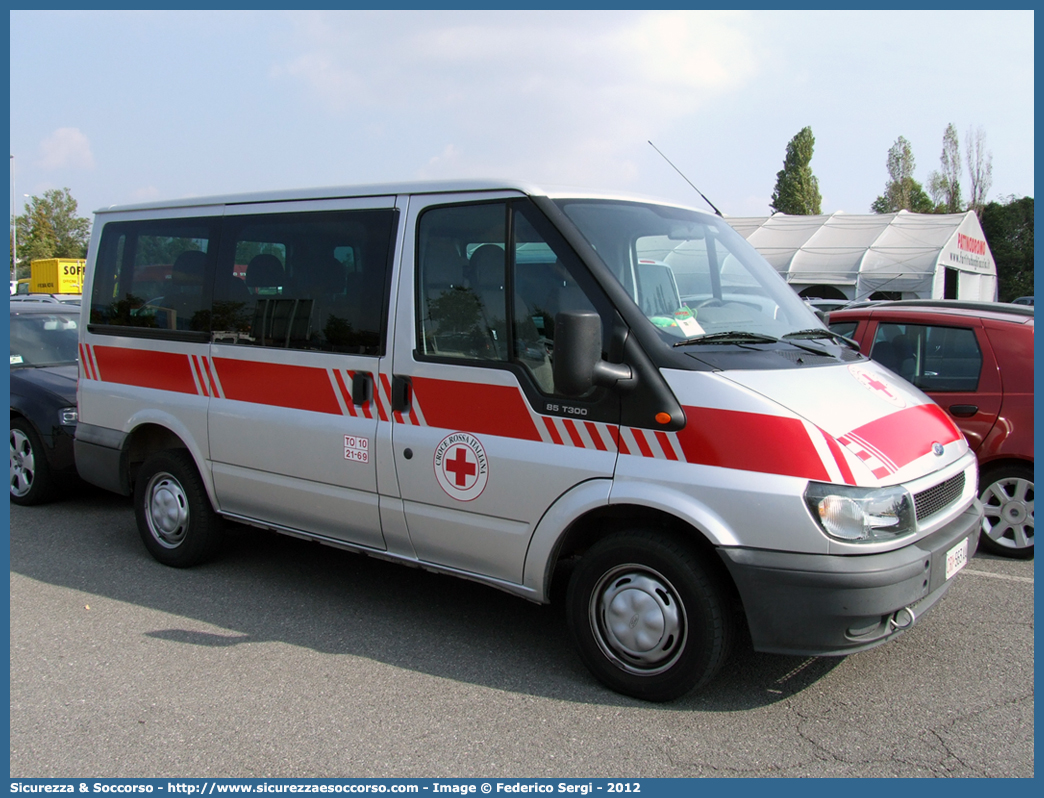 CRI 563AA
Croce Rossa Italiana
Torino
Ford Transit III serie
Parole chiave: CRI;C.R.I.;Croce;Rossa;Italiana;Torino;Ford;Transit