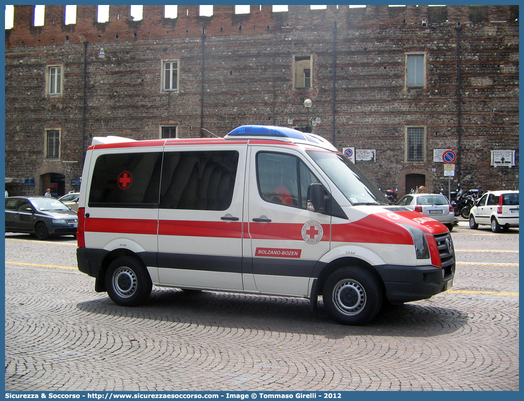 CRI 722AB
Croce Rossa Italiana
Bolzano
Volkswagen Crafter I serie
Allestitore Ambulanz Mobile GmbH & Co. KG
Parole chiave: CRI;C.R.I.;Croce;Rossa;Italiana;Bolzano;Volkswagen;Crafter;Ambulanz Mobile