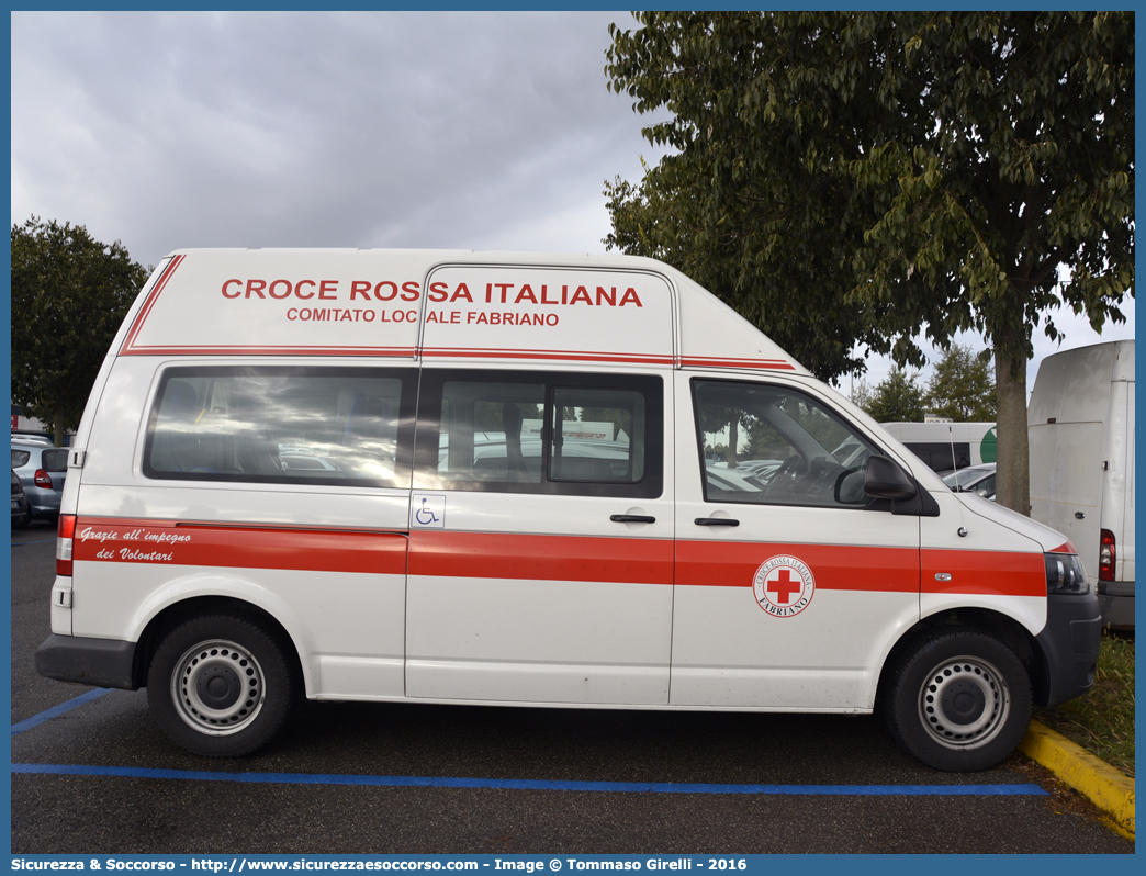 CRI 920AC
Croce Rossa Italiana
Fabriano (AN)
Volkswagen Transporter T5
Parole chiave: CRI;C.R.I.;Croce;Rossa;Italiana;Fabriano;Volkswagen;Transporter;T5