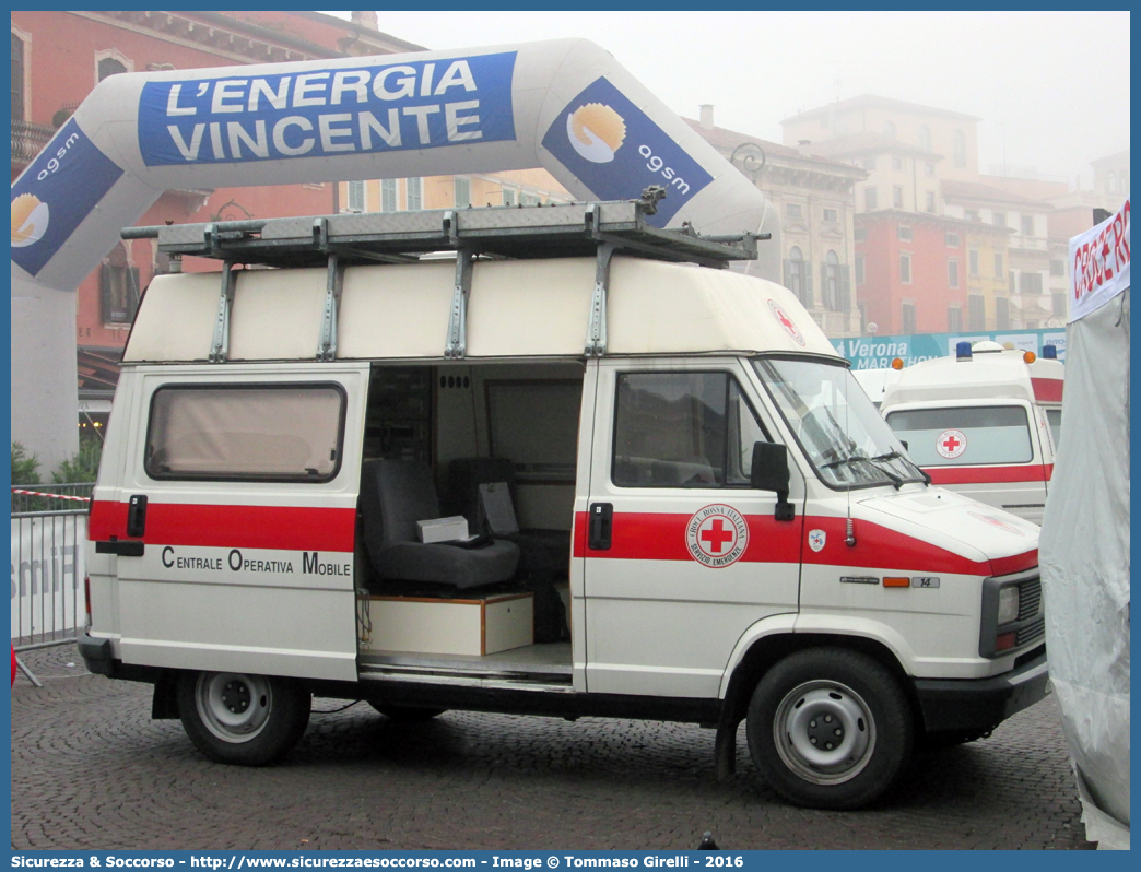 CRI 9923
Croce Rossa Italiana
Servizio Emergenze
Fiat Ducato I serie
Centrale Operativa Mobile
Parole chiave: CRI;C.R.I.;Croce;Rossa;Italiana;Fiat;Ducato;Servizio;Emergenze;Centrale;Operativa;Mobile