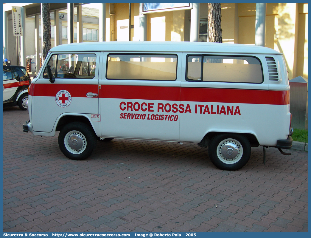 CRI A101
Croce Rossa Italiana
Volkswagen Transporter T2
Padova
Servizio Logistico
Parole chiave: CRI;C.R.I.;Croce;Rossa;Italiana;Volkswagen;Transporter;T2;Servizio;Logistico