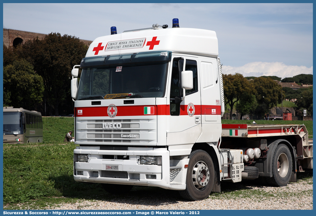 CRI A1055
Croce Rossa Italiana
Servizio Emergenze
Iveco EuroStar 440E42
Parole chiave: CRI;C.R.I.;Croce;Rossa;Italiana;Servizio;Emergenze;Iveco;EuroStar;440E42