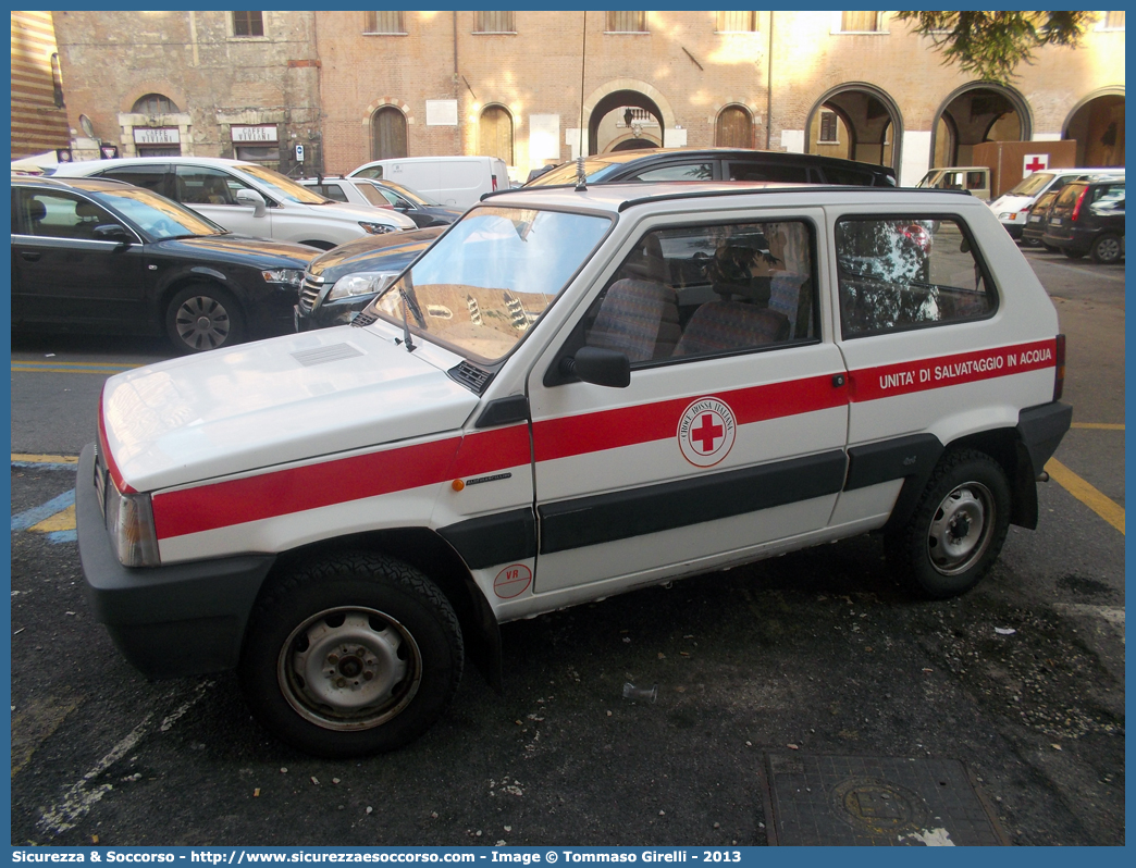 CRI A1241
Croce Rossa Italiana
Bardolino (VR)
Fiat Panda 4x4 II serie
Parole chiave: CRI;C.R.I.;Croce;Rossa;Italiana;OPSA;O.P.S.A.;Operatori;Polivalenti;Salvataggio;Acqua;Nucleo;Sommozzatori;Subacquei;Fiat;Panda;4x4;Bardolino