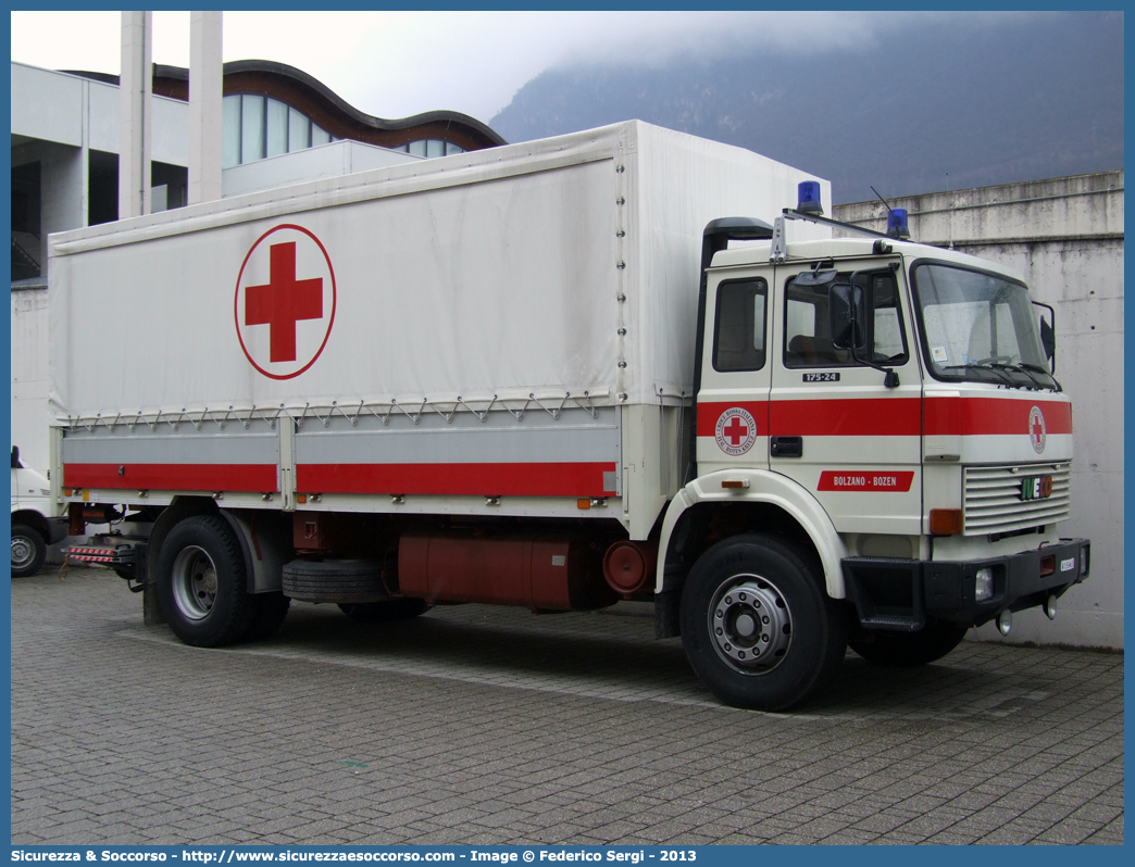 CRI A159
Croce Rossa Italiana
Bolzano - Bozen
Iveco 175-24
Parole chiave: CRI;C.R.I.;Croce;Rossa;Italiana;Bolzano;Bozen;Iveco;175-24;175;24