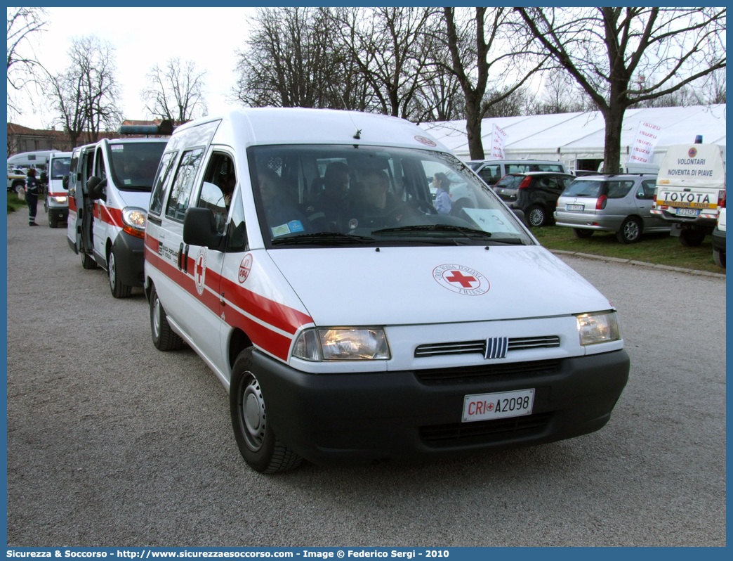 CRI A2098
Croce Rossa Italiana
Vicenza
Fiat Scudo I serie
Parole chiave: CRI;C.R.I.;Croce;Rossa;Italiana;Vicenza;Fiat;Scudo