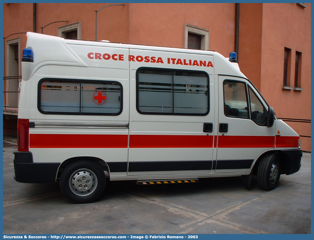 CRI A363A
Croce Rossa Italiana
Mantova
Fiat Ducato II serie restyling
Allestitore Bollanti S.r.l.
Parole chiave: CRI;C.R.I.;Croce;Rossa;Italiana;Fiat;Ducato;Mantova;Bollanti