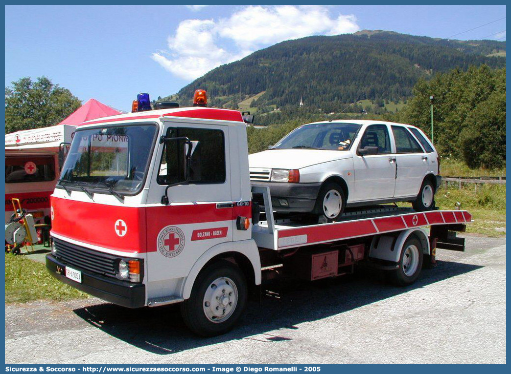 CRI A905A
Croce Rossa Italiana
Bolzano
Iveco 60-10
Allestitore Isoli S.p.A.
Parole chiave: CRI;C.R.I.;Croce;Rossa;Italiana;Bolzano;Iveco;60-10;Isoli;60.10;60;10