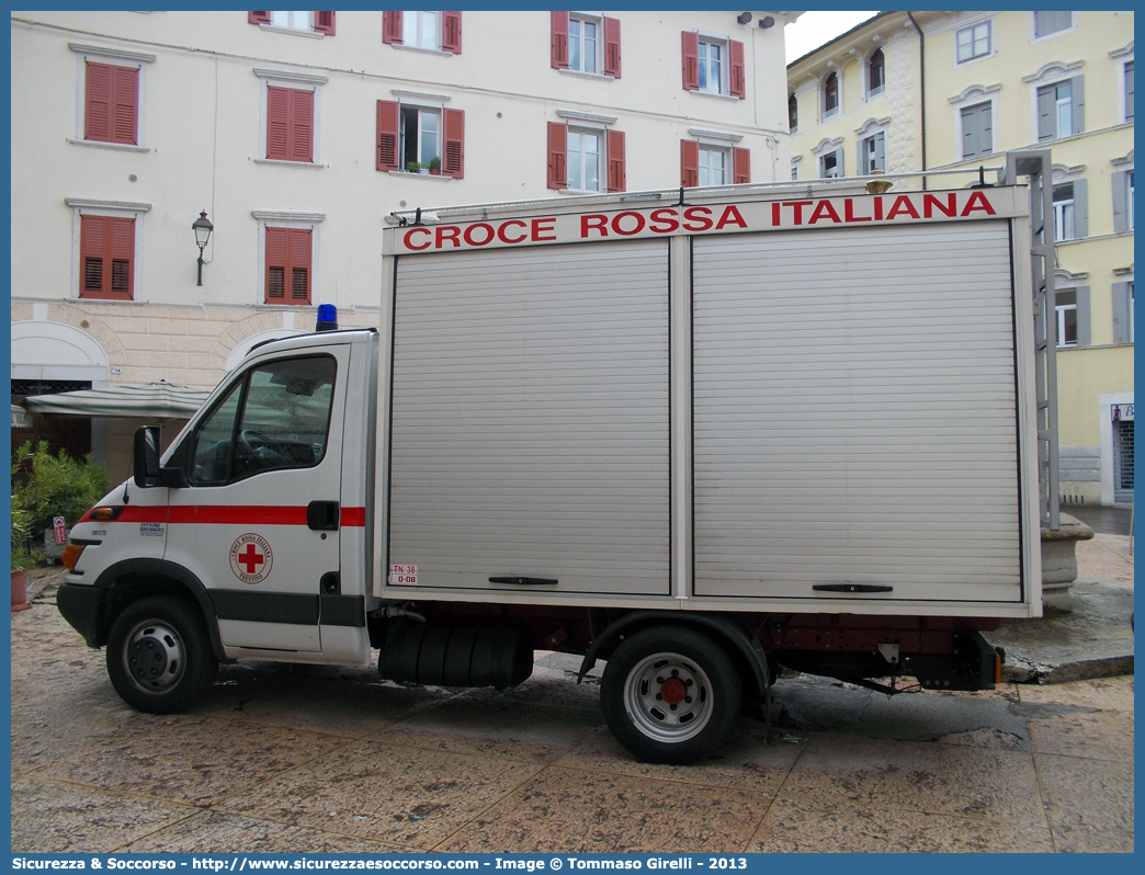 CRI A945A
Croce Rossa Italiana
Trentino
Iveco Daily 35C15 III serie
Parole chiave: CRI;C.R.I.;Croce;Rossa;Italiana;Trentino;Iveco;Daily;35C15