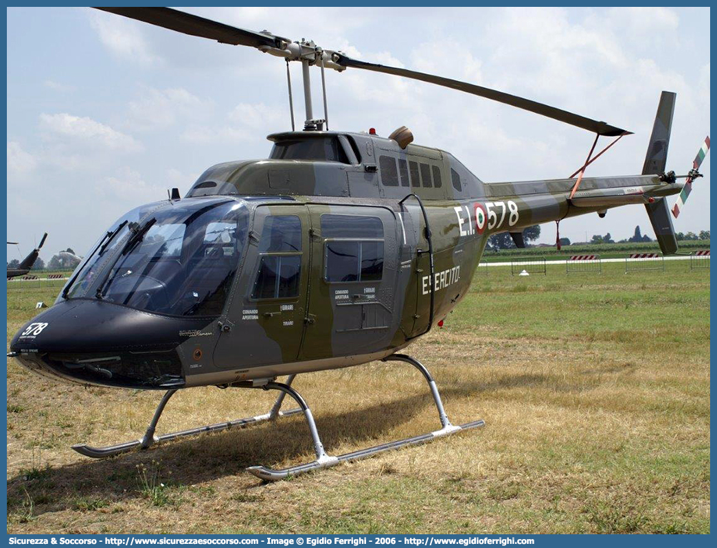 MM8063 EI-578
Esercito Italiano
Aviazione dell'Esercito
Agusta Bell 206
Parole chiave: EI;E.I.;Esercito;Italiano;Aviazione;Agusta;Bell;AB;206