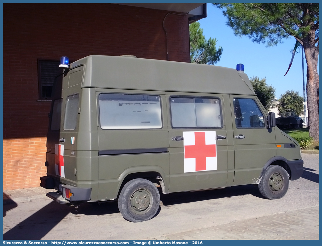 EI AG676
Esercito Italiano
Sanità Militare
Iveco Daily 35-10 4x4 II serie
Parole chiave: EI;E.I.;Esercito;Italiano;Sanità;Militare;Iveco;Daily;35-10;4x4