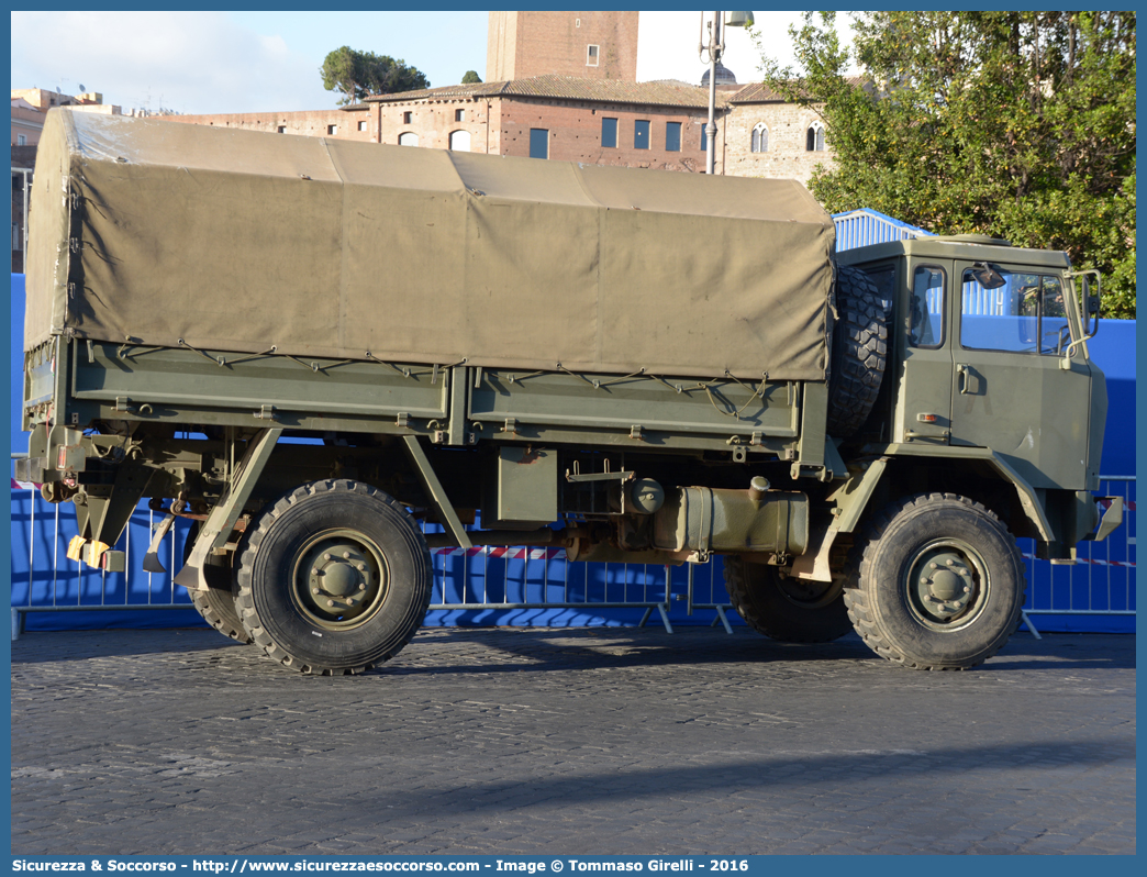 EI AL109
Esercito Italiano
Iveco ACM 80
Parole chiave: EI;E.I.;Esercito;Italiano;Mezzi;da;Cantiere;Trasporto;Materiali;Supporto;Logistico;Iveco;ACM;80