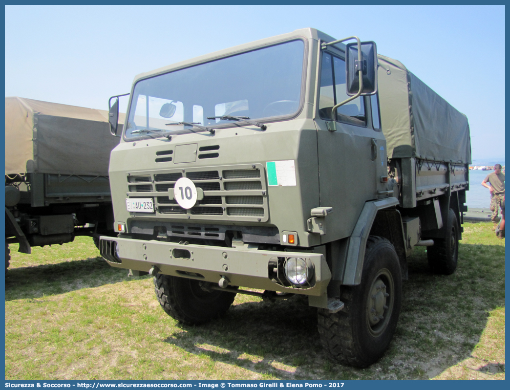 EI AU232
Esercito Italiano
Iveco ACM 80
Parole chiave: EI;E.I.;Esercito;Italiano;Mezzi;da;Cantiere;Trasporto;Materiali;Supporto;Logistico;Iveco;ACM;80